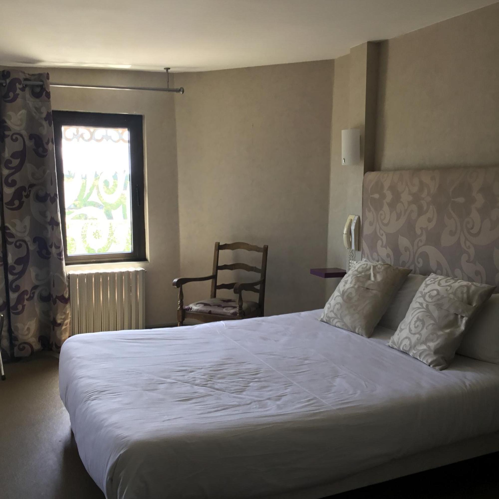 Hotel Le Pont Napoleon La Celle-sous-Gouzon 외부 사진