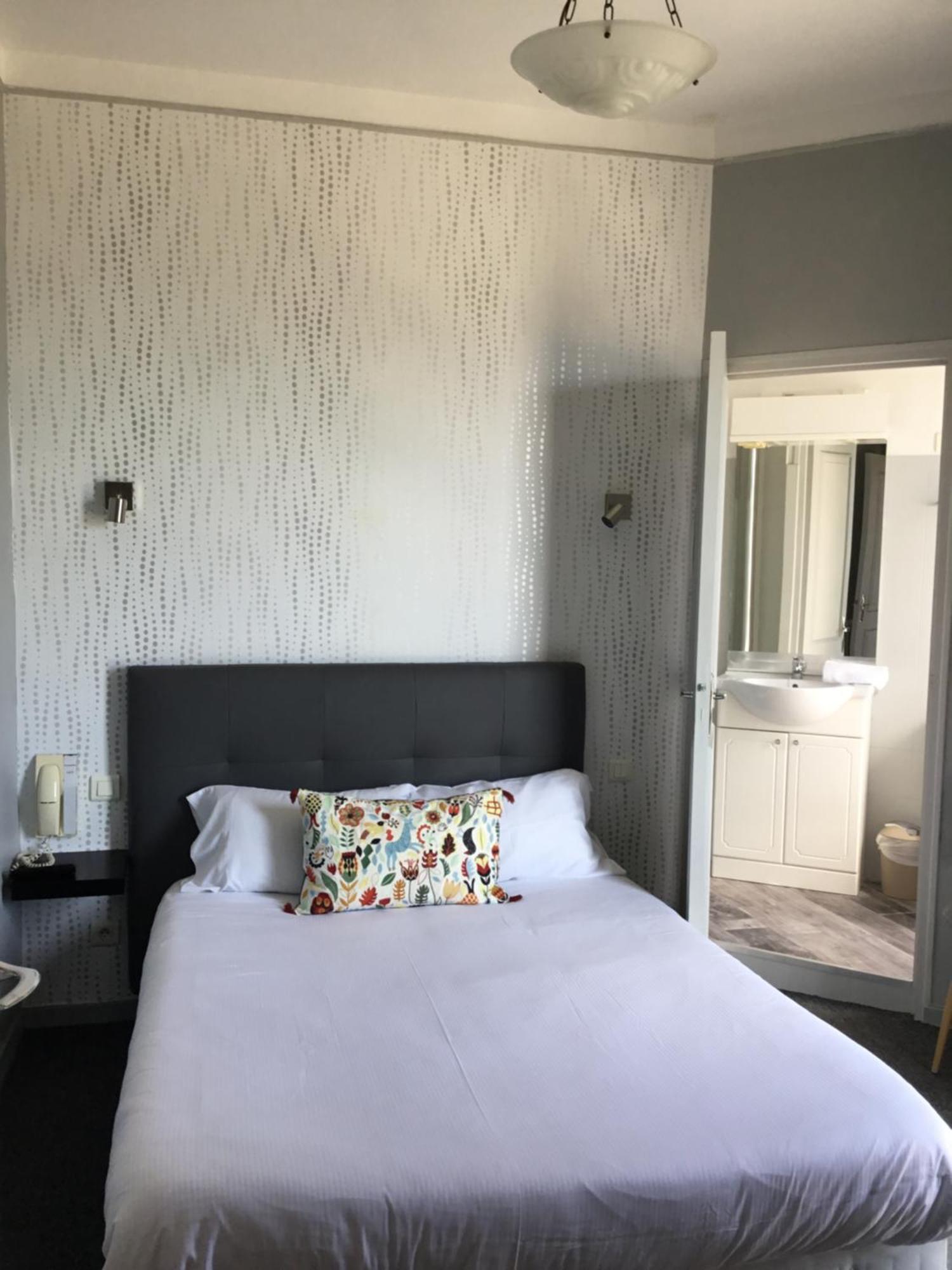 Hotel Le Pont Napoleon La Celle-sous-Gouzon 외부 사진